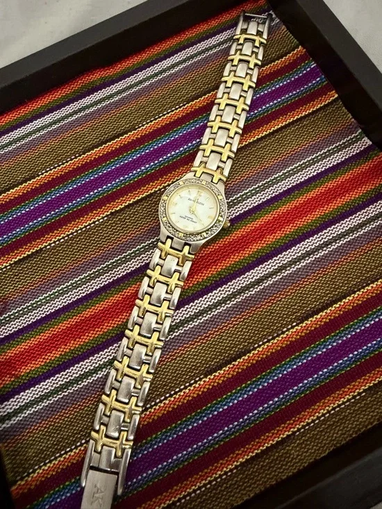 Watch - Picture 2 of 2